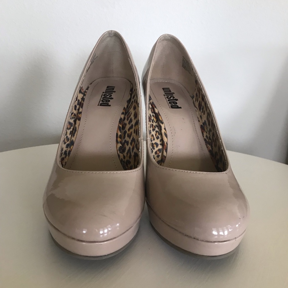 EUC - Women’s nude heels